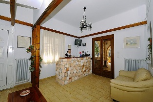 Delfini Hotel, Adamas Delfini Hotel