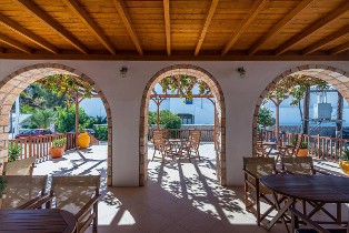 Delfini Hotel, Adamas Delfini Hotel