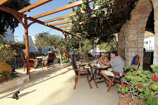 Delfini Hotel, Adamas Delfini Hotel